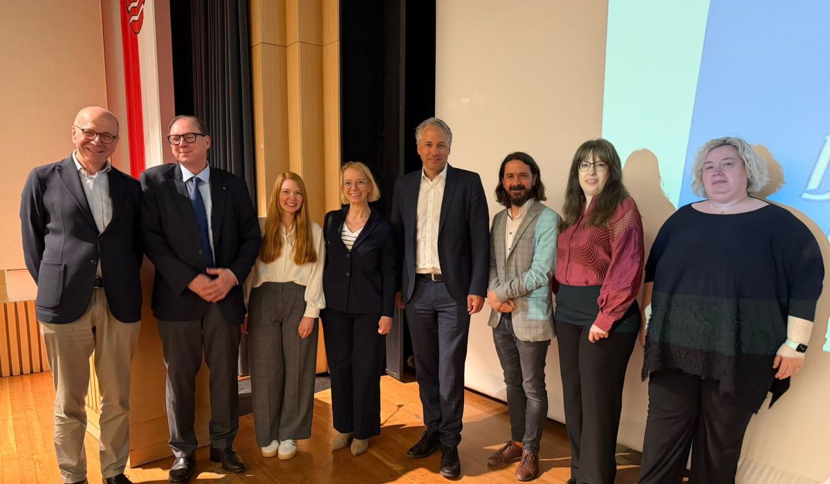 Von links nach rechts: Ransmayr G, Resch R, Schmidt S, Schwingenschuh P, Helbok R, Mitterling T, Steffelbauer M, Pischinger B